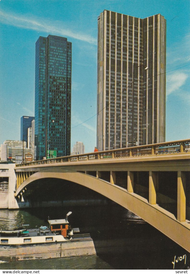 PARIS LA DEFENSE . -  Le Pont De Neuilly - Tour GAN Et Tour ASSUR - La Defense