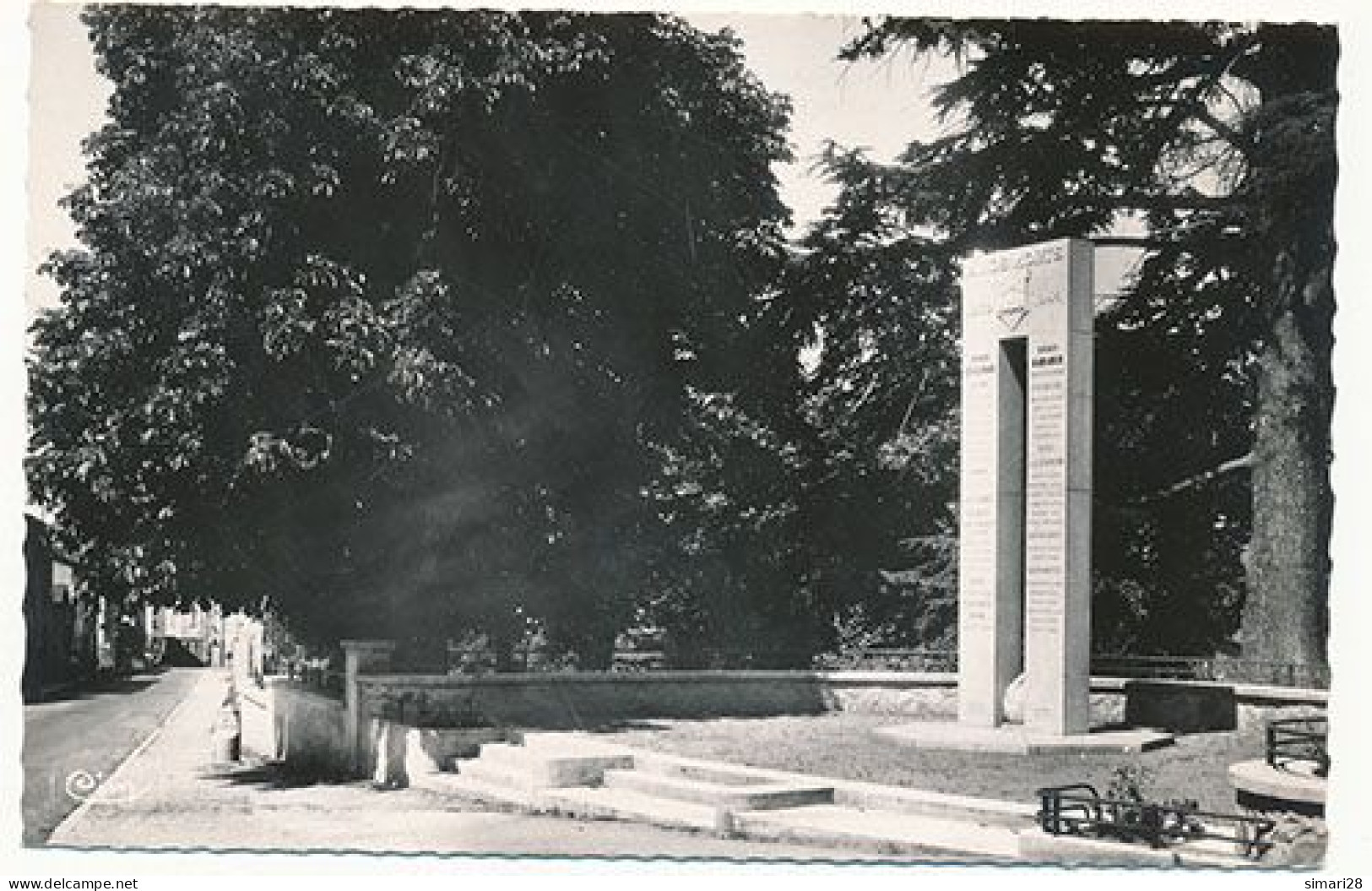 ST SYMPHORIEN SUR COISE - MONUMENT COMMEMORATF 1939-1945 - Saint-Symphorien-sur-Coise