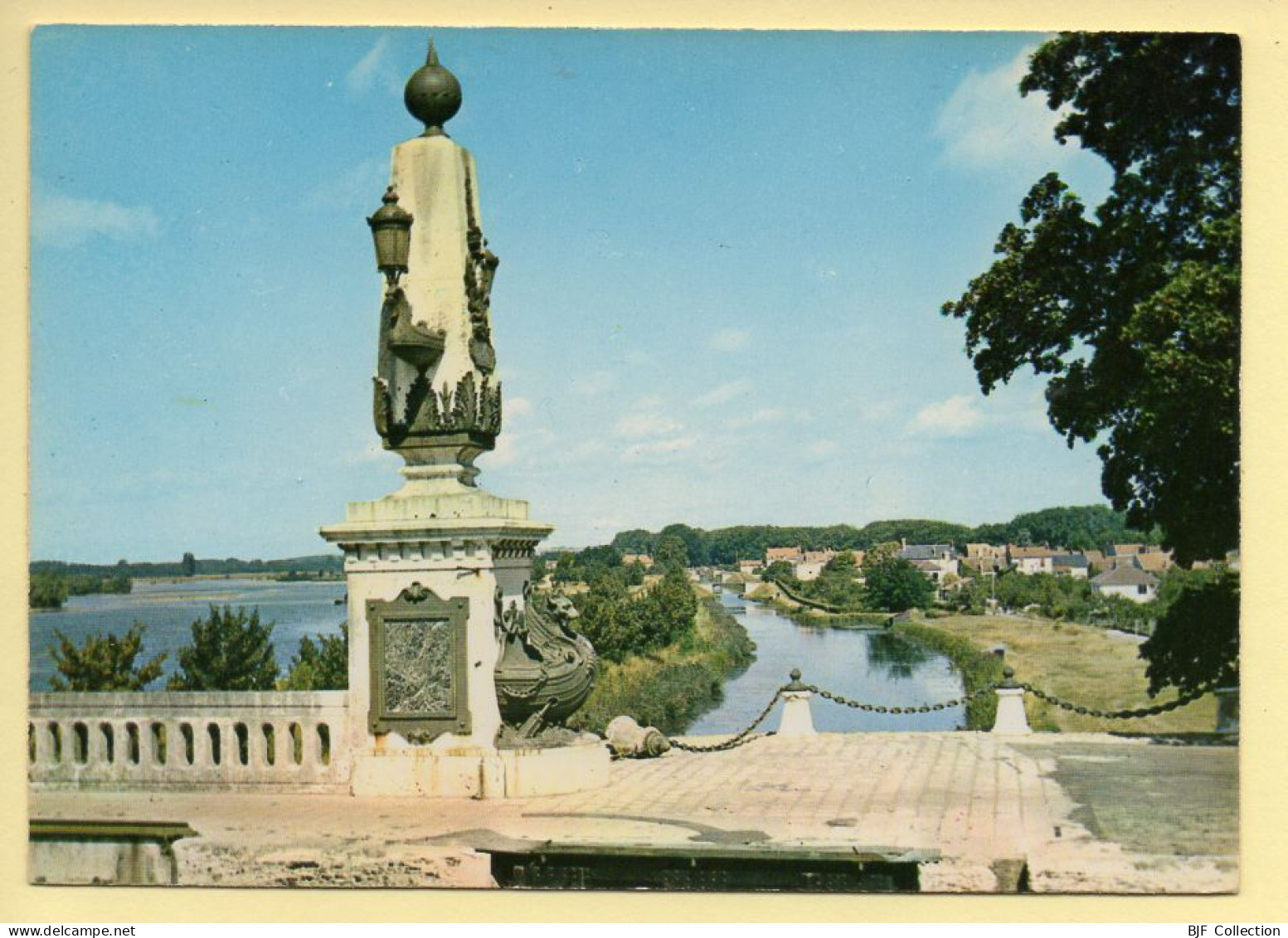 45. BRIARE – L'entrée Du Pont-canal / La Loire Et L'ancien Canal (voir Scan Recto/verso) - Briare