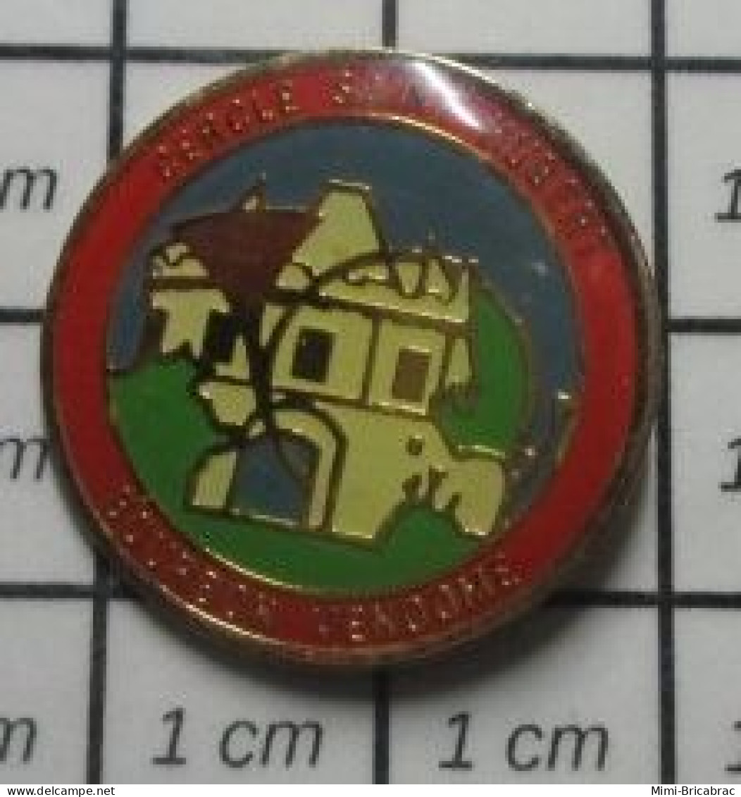 3417 Pin's Pins / Beau Et Rare / ASSOCIATIONS / CHASSE CERCLE ST HUBERT VENDOME COR DE CHASSE - Vereinswesen