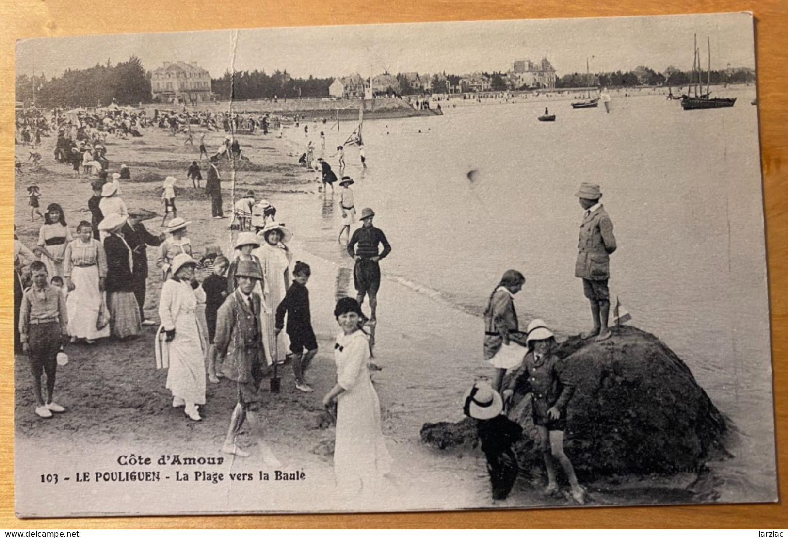 Carte Postale Ancienne Le Pouliguen La Plage Vers La Baule Animée - Le Pouliguen