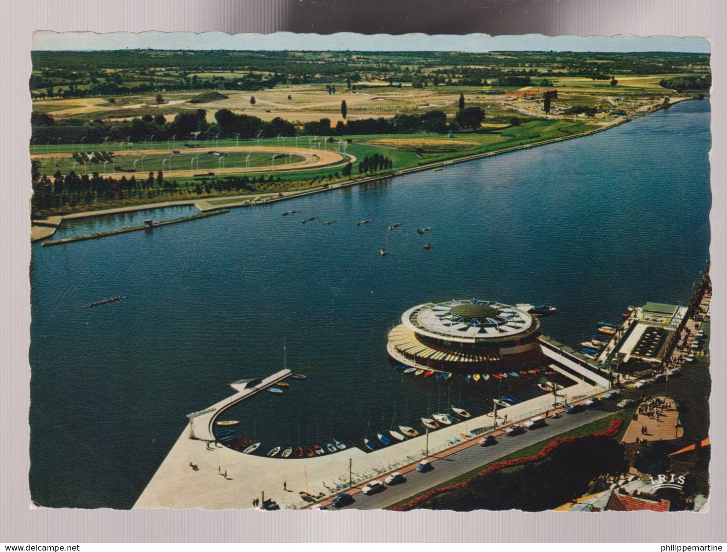 03 - En Avion Sur Vichy : Le Lac D'Allier, La Rotonde Du Lac, à Gauche L'Hippodrome : Pilote Opérateur R.Henrard - Vichy