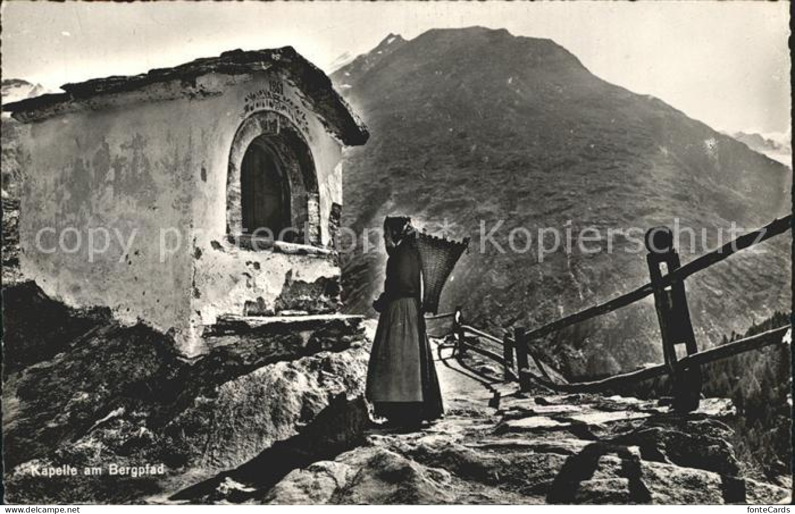 12337878 Valais Wallis Kanton Kapelle Am Bergpfad Sion - Autres & Non Classés