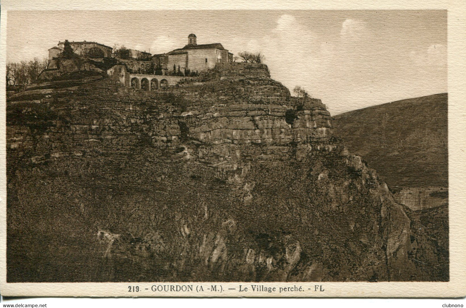 CPA -  GOURDON - LE VILLAGE PERCHE - Autres & Non Classés