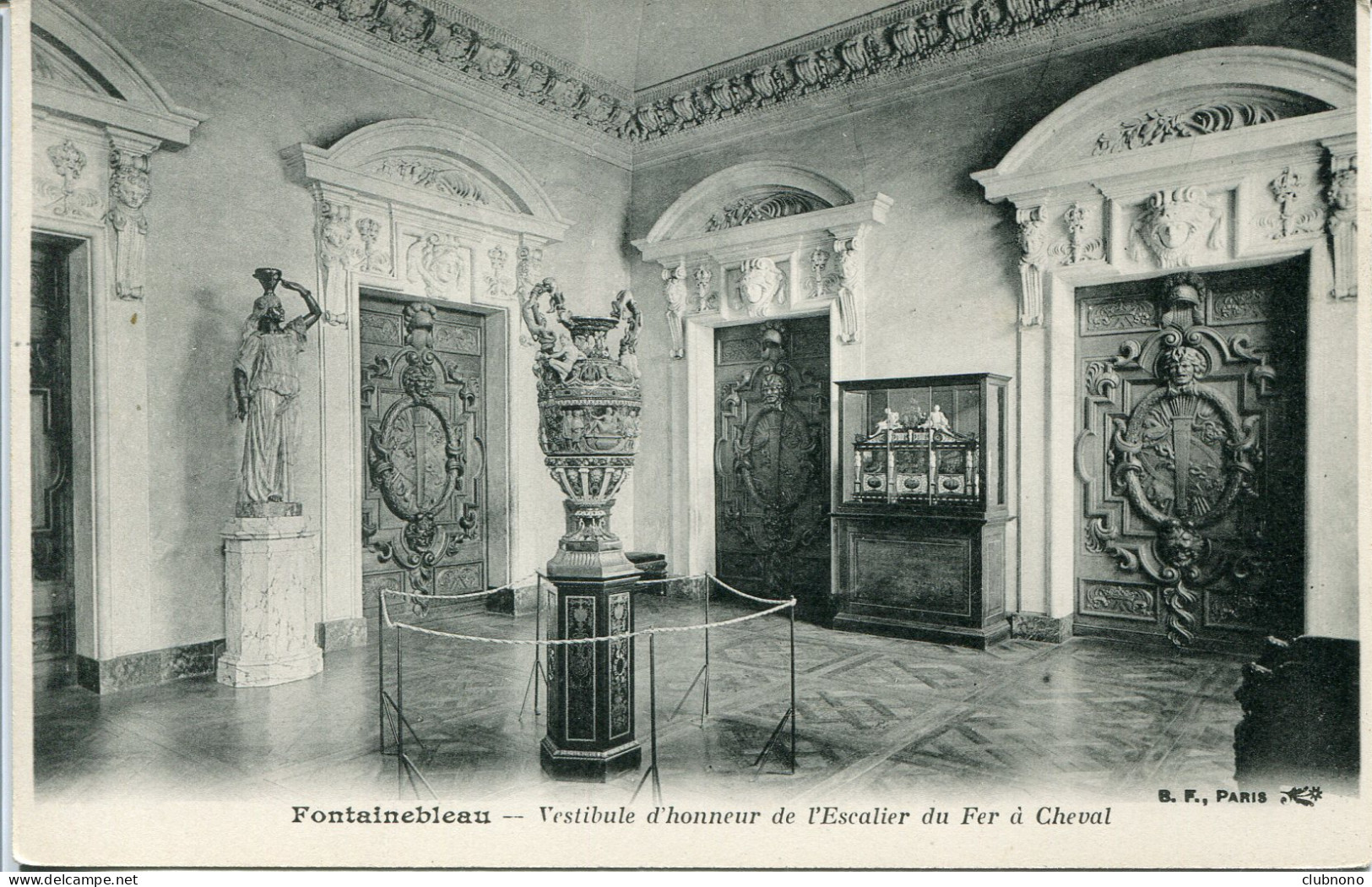 CPA - FONTAINEBLEAU - CHATEAU - VESTIBULE D'HONNEUR DE L'ESCALIER DU FER A CHEVAL - Fontainebleau