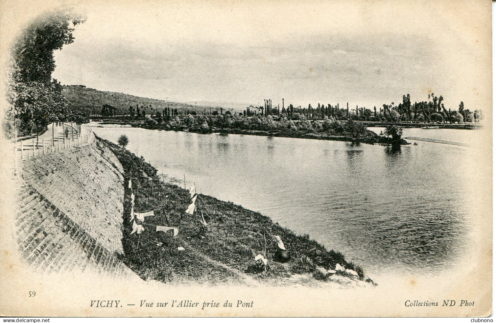 CPA - VICHY - VUE SUR L'ALLIER PRISE DU PONT - Vichy