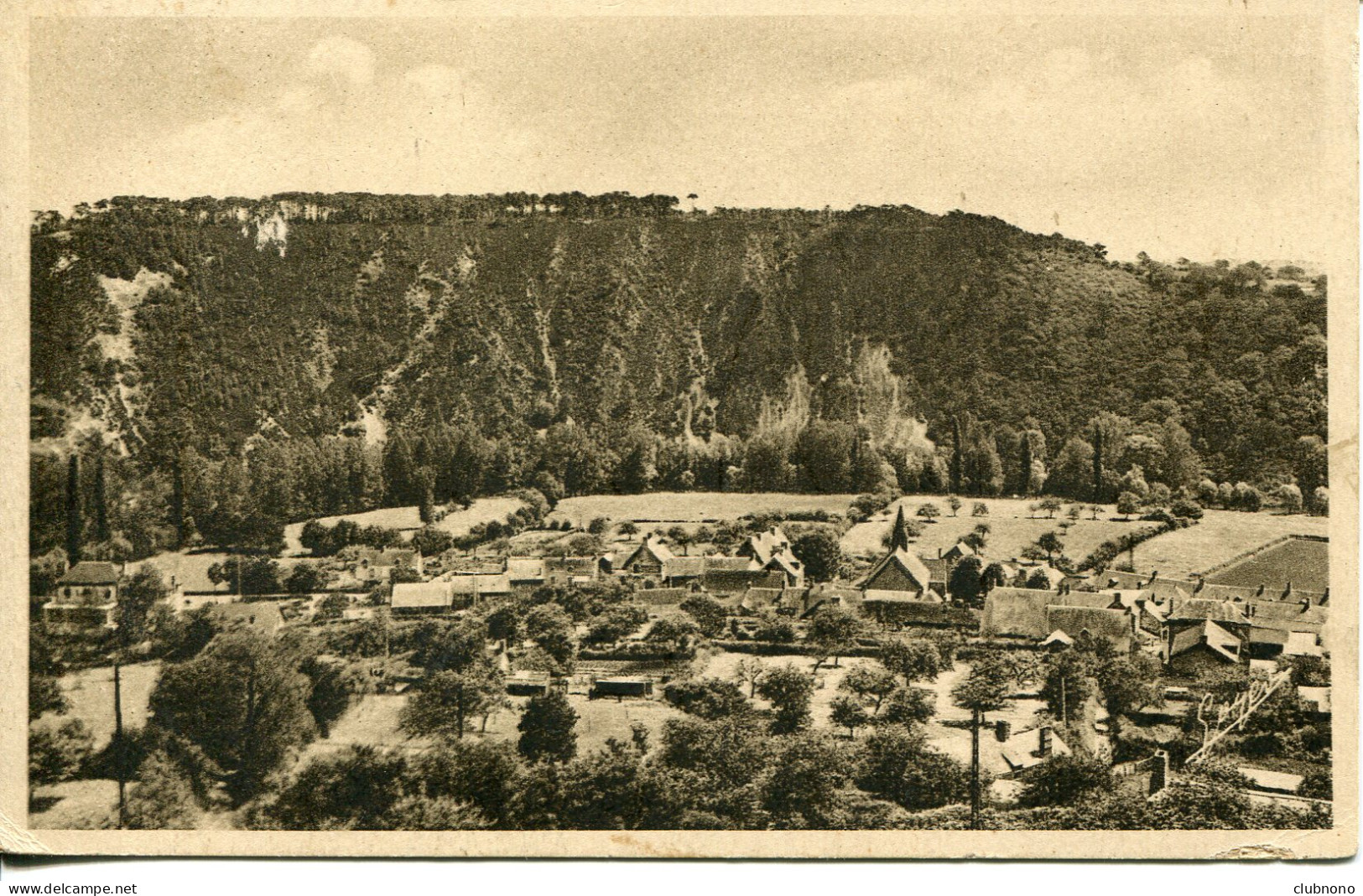 CPA -  SAINT-LEONARD-DES-BOIS - LES ALPES MANCELLES - VUE PRISE DES HAUTEURS DE NARBONNE - Saint Leonard Des Bois