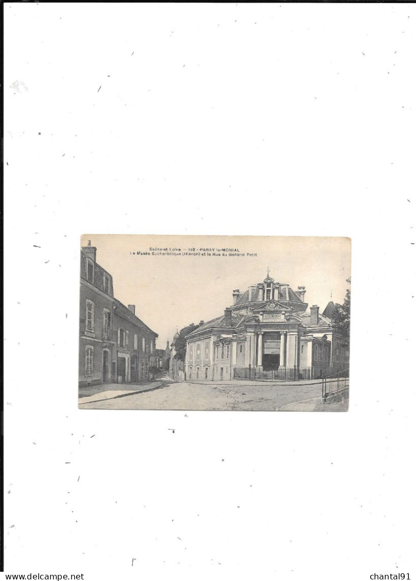 CARTE POSTALE 71 PARAY LE MONIAL LE MUSEE EUCHARISTIQUE ET LA RUE DU GENERAL PETIT VOYAGEE - Paray Le Monial