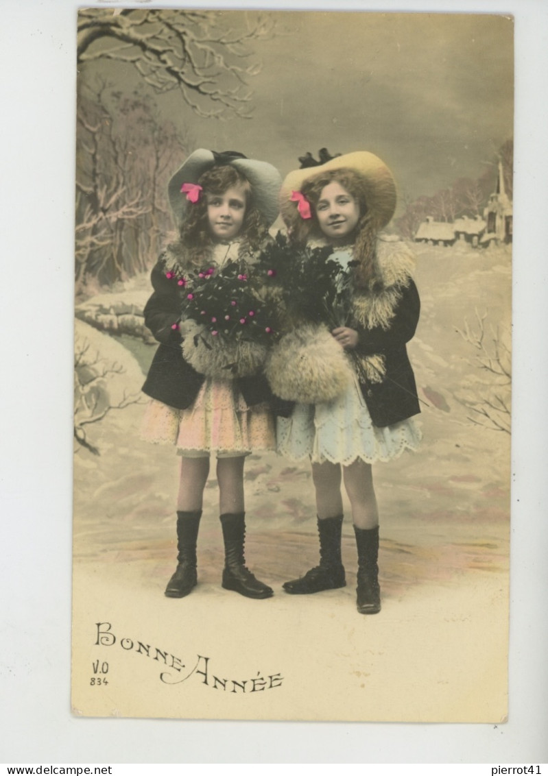 ENFANTS - LITTLE GIRL - MAEDCHEN - Jolie Carte Fantaisie Portrait Fillettes Jumelles De Bonne Année - Portraits