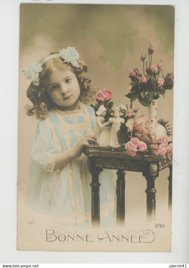 ENFANTS - LITTLE GIRL - MAEDCHEN - Jolie Carte Fantaisie Fillette Et Fleurs - Portraits
