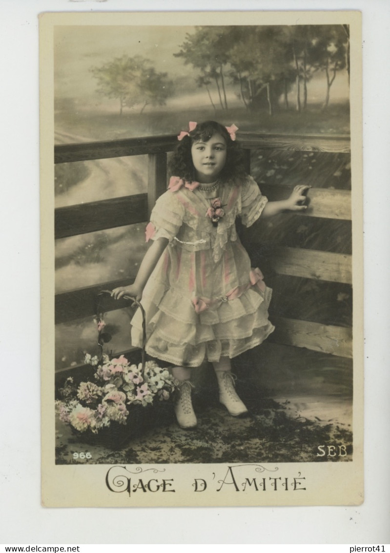 ENFANTS - LITTLE GIRL - MAEDCHEN - Jolie Carte Fantaisie Fillette Et Fleurs - Portretten