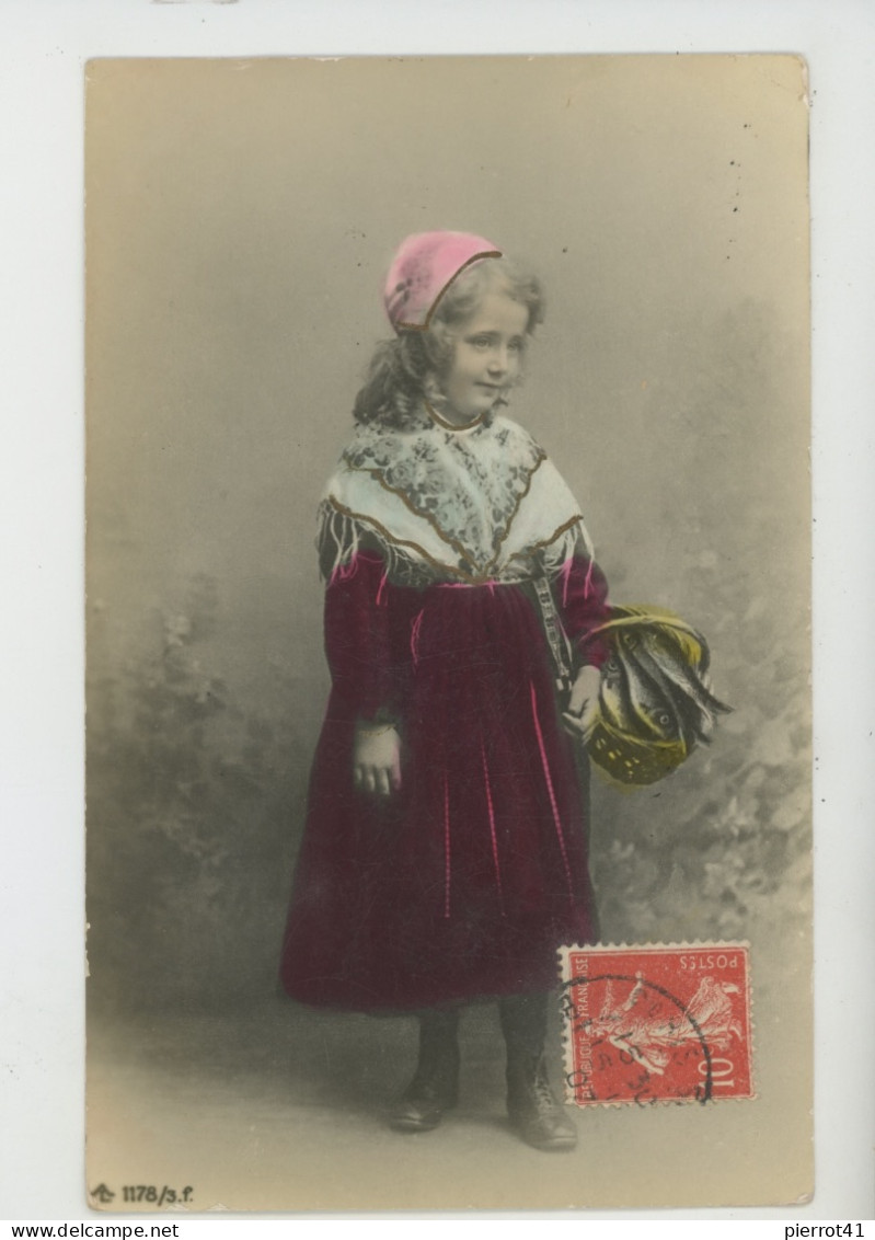 ENFANTS - LITTLE GIRL - MAEDCHEN - Jolie Carte Fantaisie Fillette Avec Poissons Dans Panier - Portretten