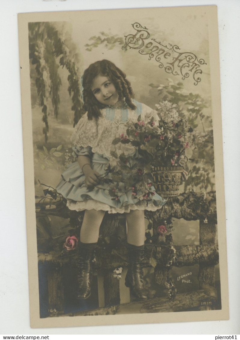 ENFANTS - LITTLE GIRL - MAEDCHEN - Jolie Carte Fantaisie Fillette Et Fleurs - Portraits