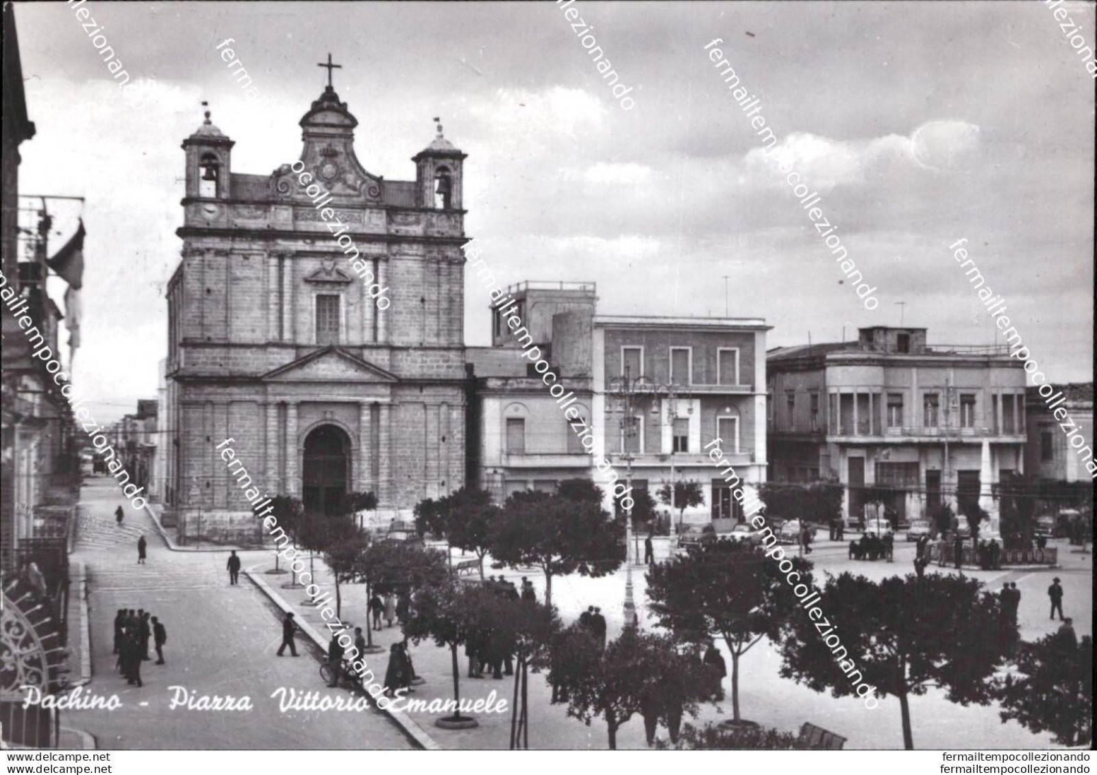 Cd699 Cartolina Pachino Piazza Vittorio Emanuele Provincia Di Siracusa Sicilia - Siracusa