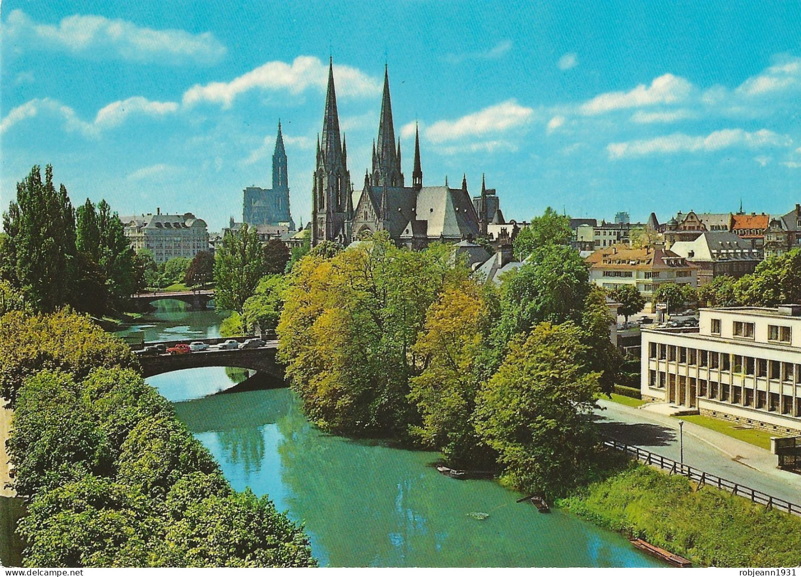 Strasbourg (67) L'église St. Paul Au Fond La Cathédrale - Strasbourg