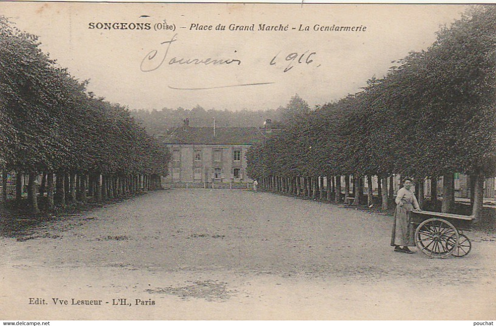 TE 2-(60) SONGEONS - PLACE DU GRAND MARCHE - LA GENDARMERIE - MARCHANDE AMBULANTE  - 2 SCANS - Songeons