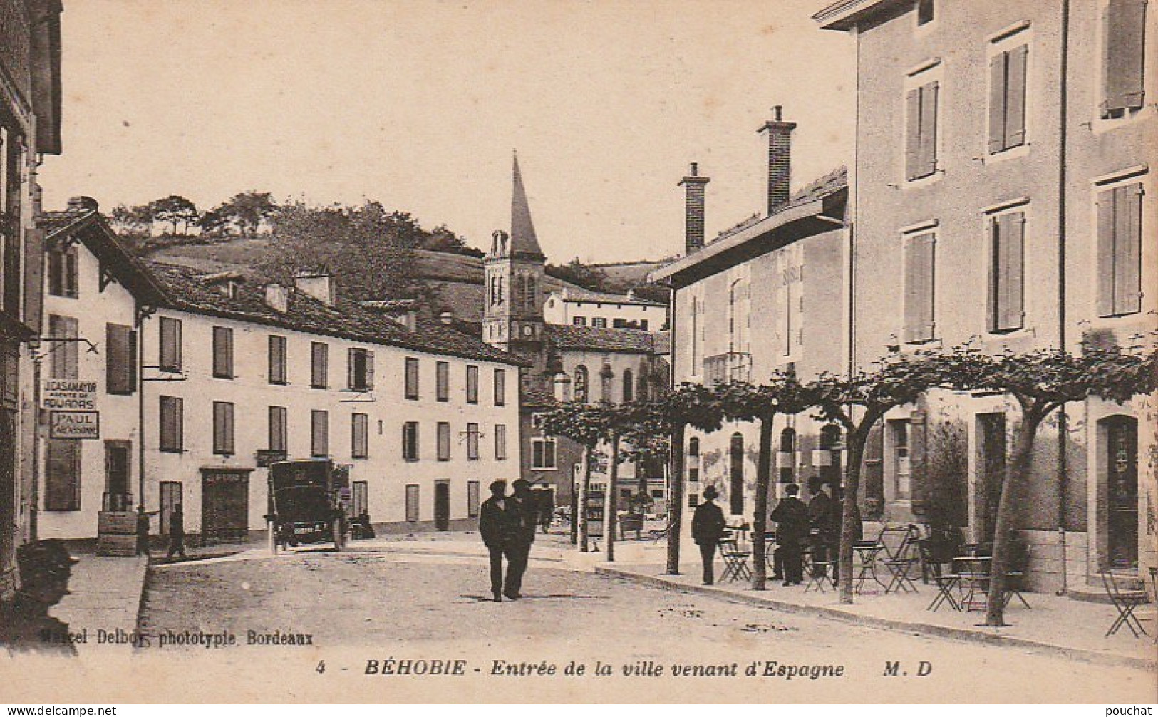 TE 11-(64) BEHOBIE - ENTREE DE LA VILLE VENANT D' ESPAGNE - ANIMATION - 2 SCANS - Béhobie