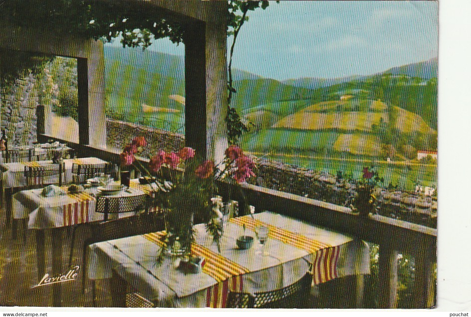 TE 13-(64) BIRIATOU - VUE SUR L' ESPAGNE DEPUIS LA TERRASSE DE L' AUBERGE " GALANT " - 2 SCANS - Biriatou