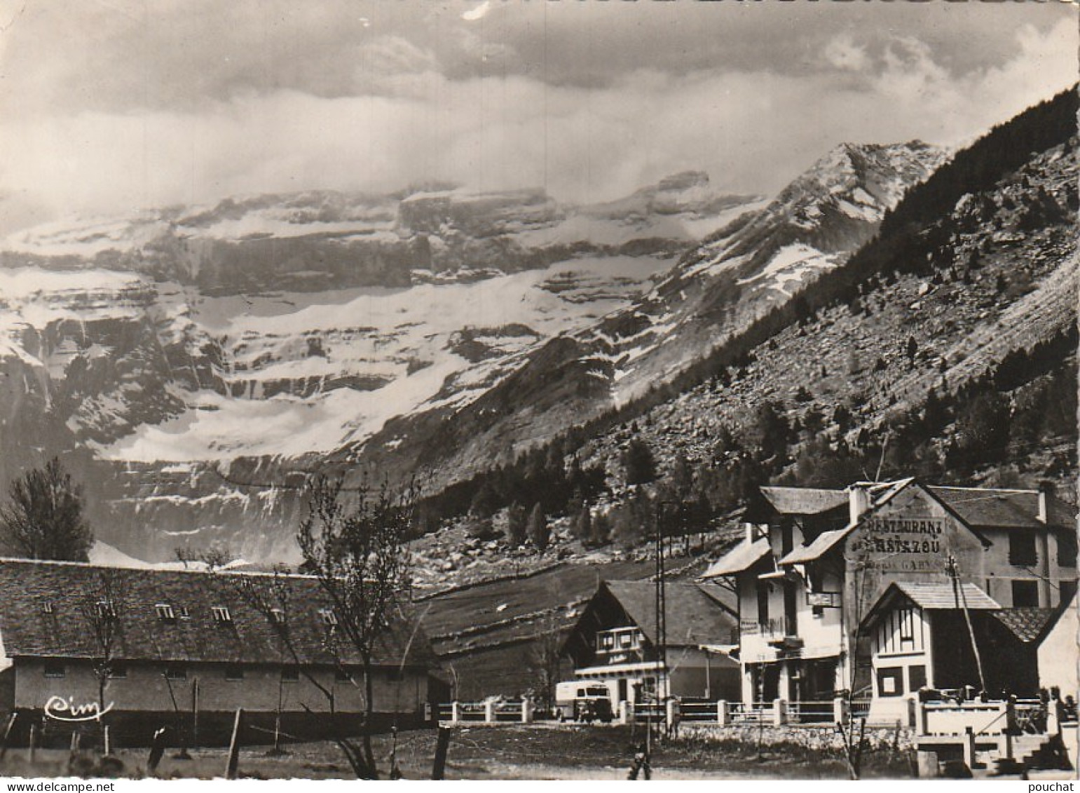 TE 15-(65) GAVARNIE - PERSPECTIVE SUR LE CIRQUE - RESTAURANT L ' ASTAZOU - 2 SCANS - Gavarnie