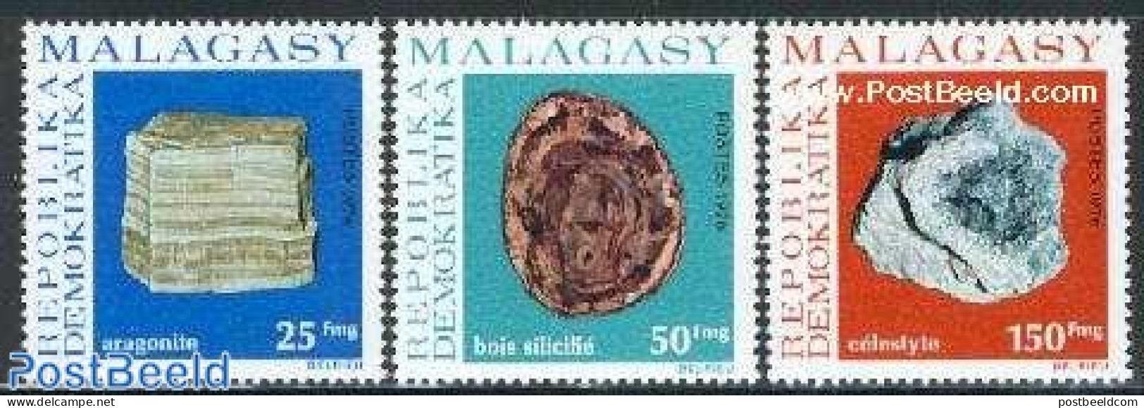 Madagascar 1976 Minerals 3v, Mint NH, History - Geology - Autres & Non Classés