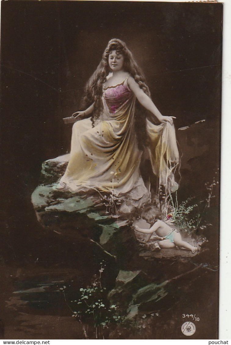 TE 17- URANOTYPIE - FEMME COIFFANT SA LONGUE CHEVELURE  AVEC ENFANT CHERUBIN - EDIT.  N.P.G , STEGLITZ (1904) - Vrouwen