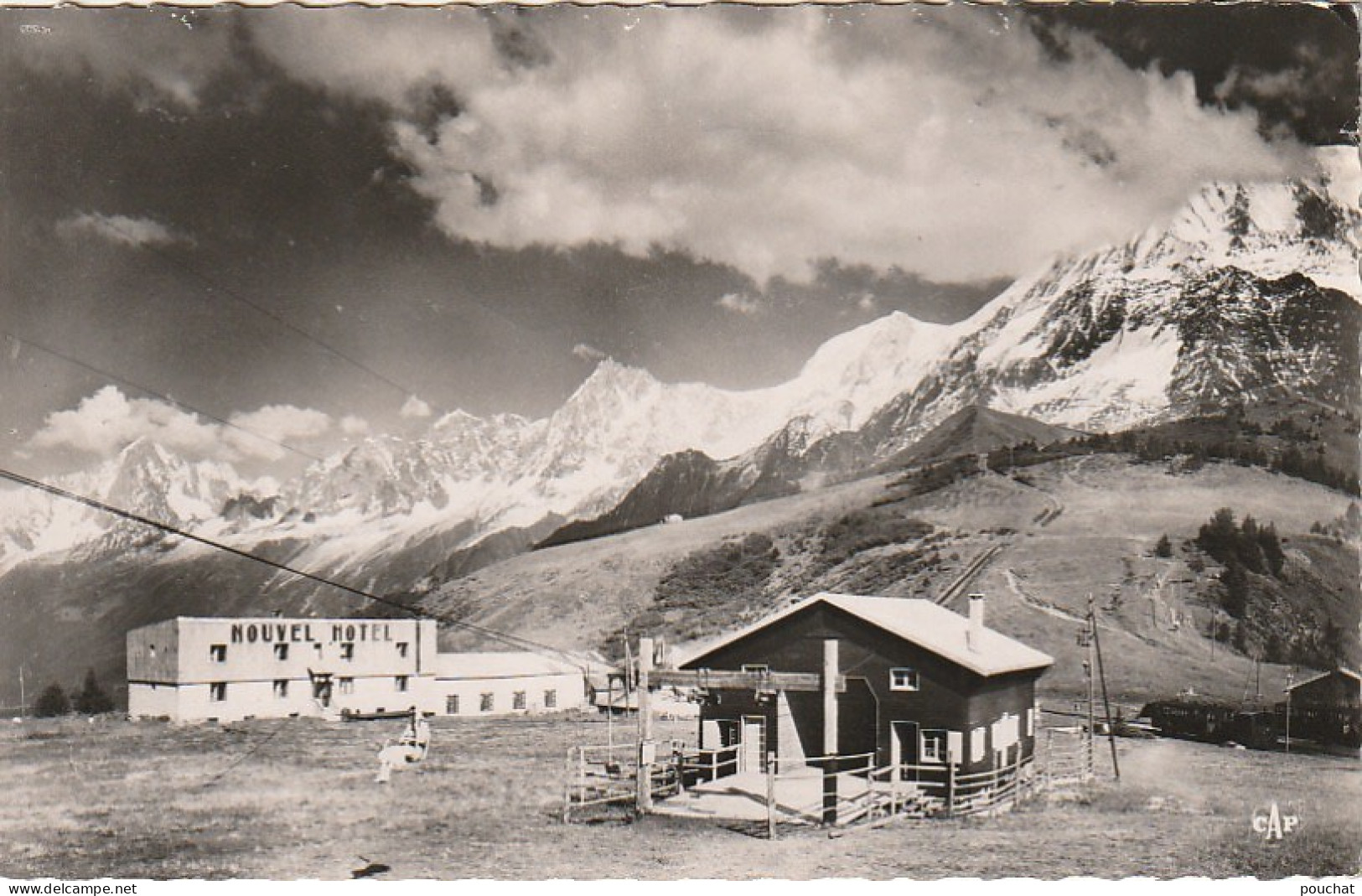 TE 26-(74) LES HOUCHES  MONT BLANC - TELESIEGE - COL DE VOZA PRARION - GARE INFERIEURE - " NOUVEL HOTEL "  - 2 SCANS - Les Houches