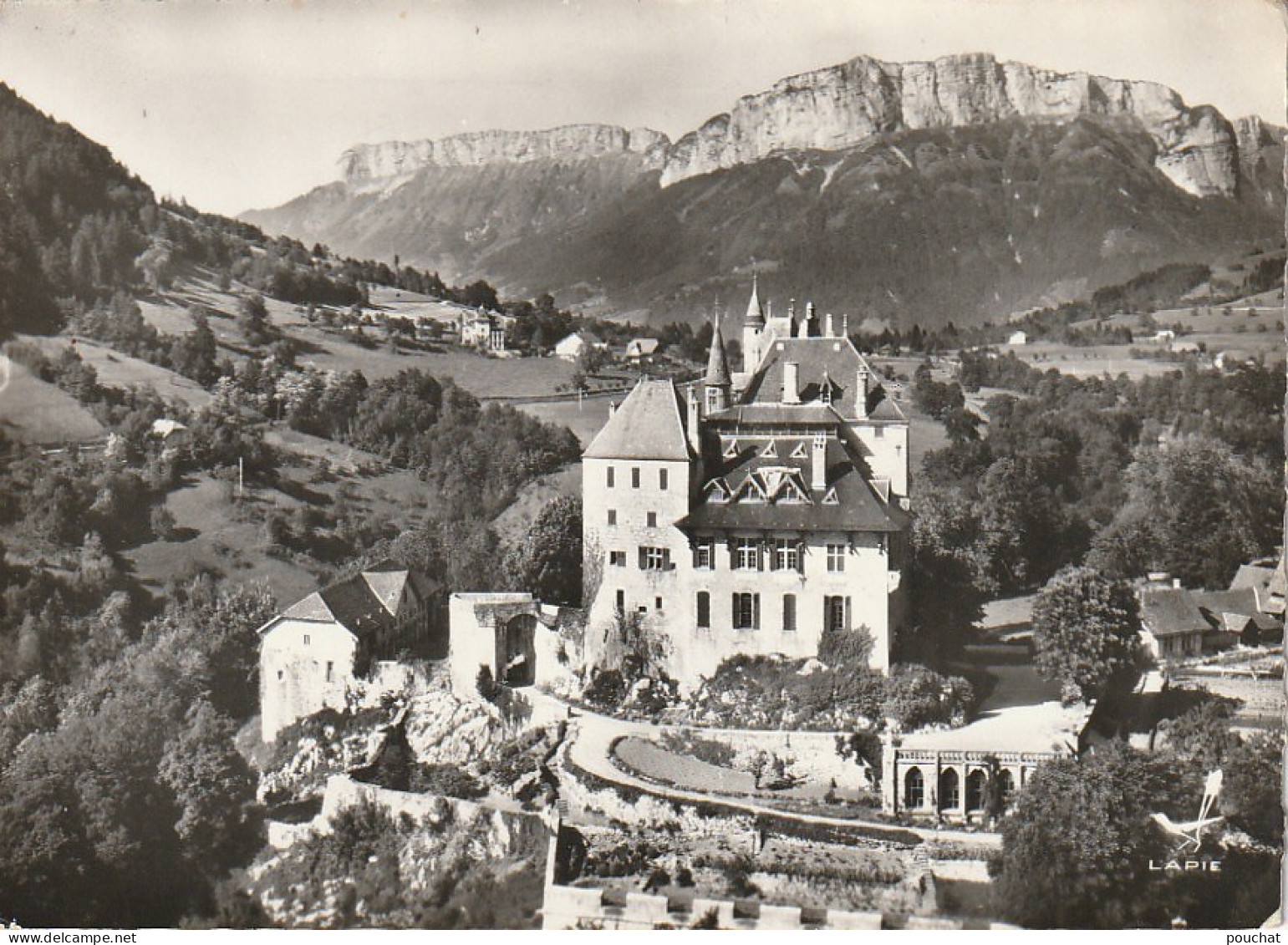 TE 27-(74) MENTHON SAINT BERNARD - LE CHATEAU DE MENTHON - VUE AERIENNE - 2 SCANS - Other & Unclassified