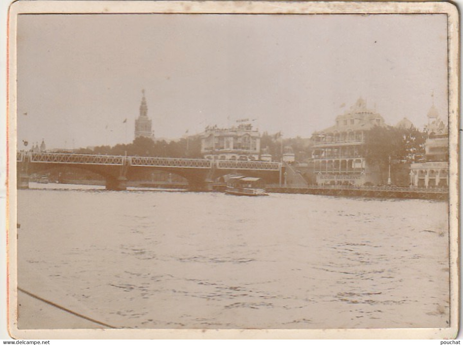 UR 4-(75) PALAIS DE L' ANDALOUSIE - BATEAU MOUCHE - EXPOSITION UNIVERSELLE  PARIS 1900 - PHOTO SUR SUPPORT CARTONNE - Places