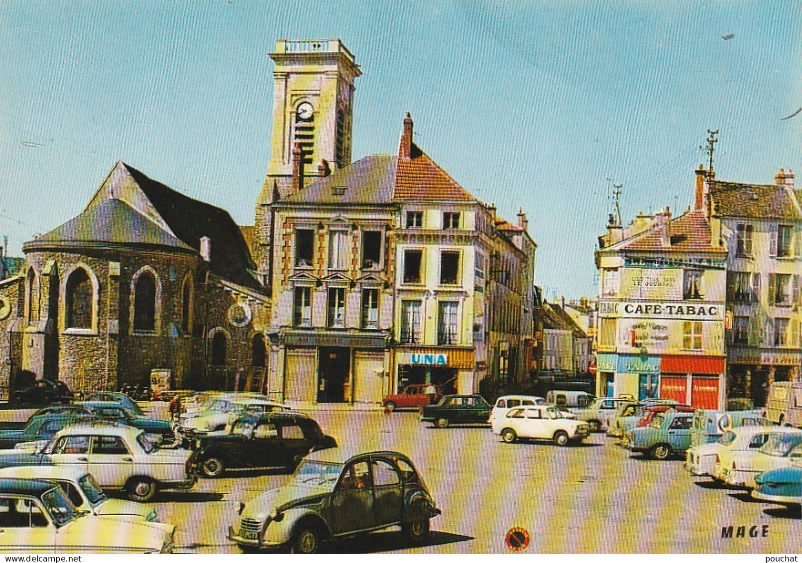 UR 8-(77) LA FERTE SOUS JOUARRE - PLACE DE L' HOTEL DE VILLE ET EGLISE -  CAFE , MAISON DE LA PRESSE ... - AUTOMOBILES - La Ferte Sous Jouarre