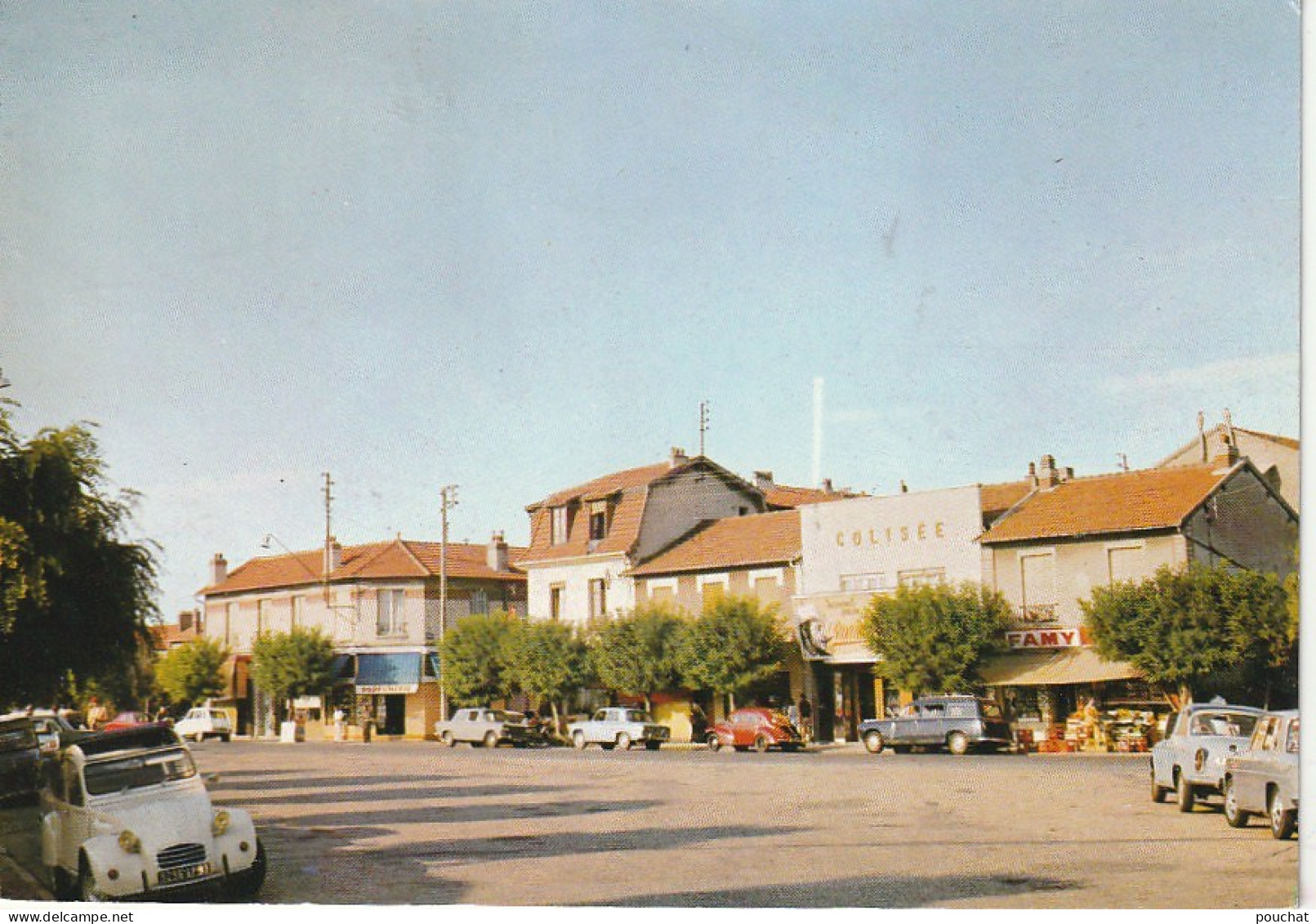 UR 8-(77) VILLEPARISIS - PLACE MATTEOTI  - CINEMA COLISEE - AUTOMOBILES - CARTE COULEURS - 2 SCANS - Villeparisis