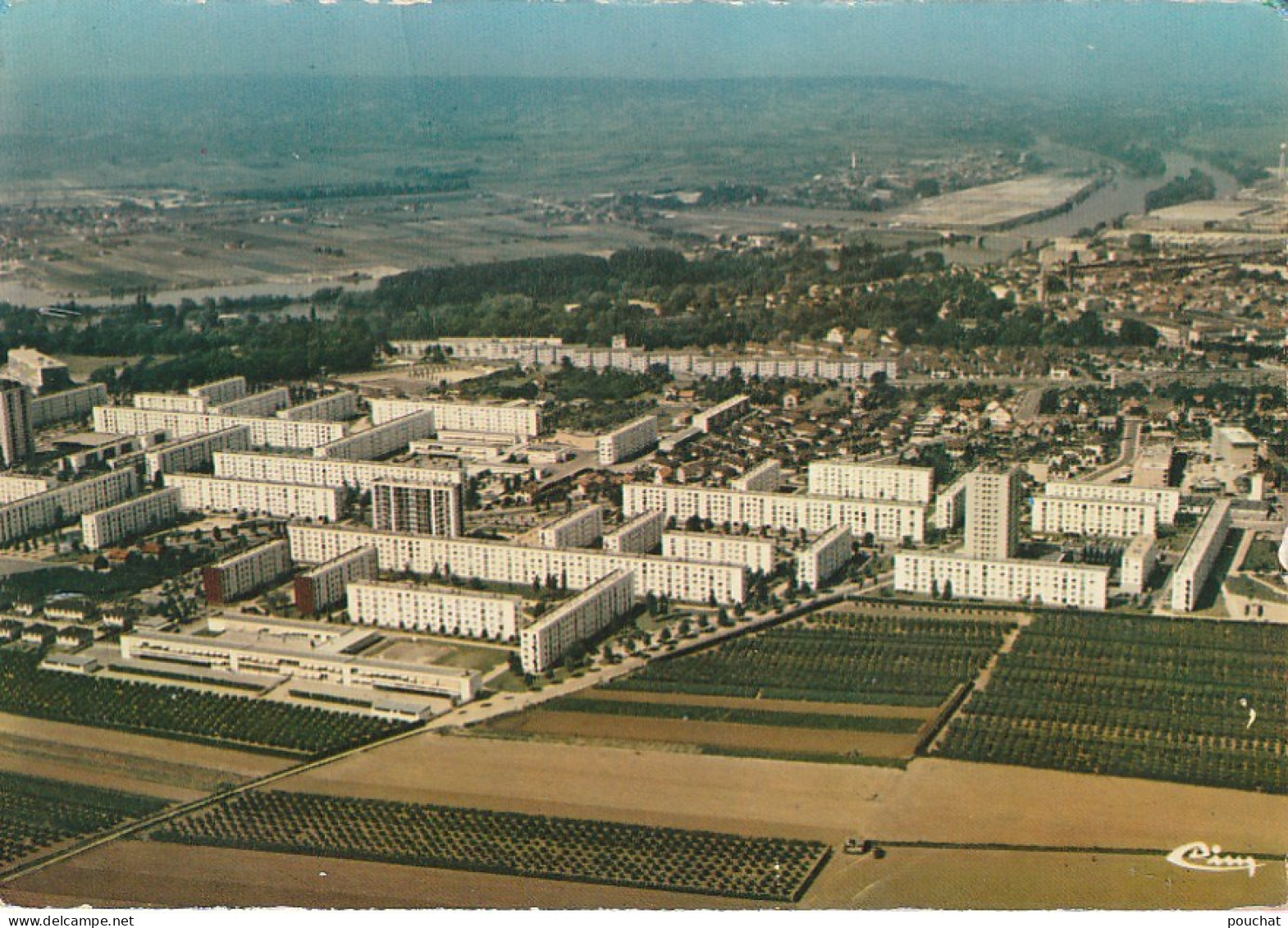 UR 10-(78) POISSY - VUE AERIENNE - LA CITE BEAUREGARD ( ARCH . G. STOSOPF ) ET LA VALLEE DE LA SEINE - CARTE COULEURS - Poissy