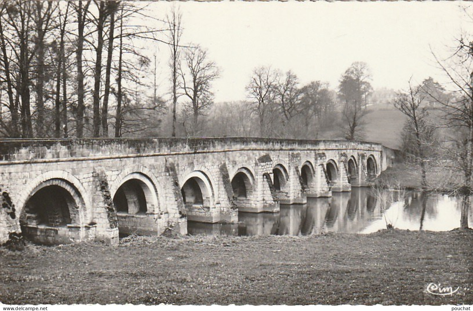 UR 10-(79) AIRVAULT - PONT ROMAIN DE VERNAY - 2 SCANS - Airvault