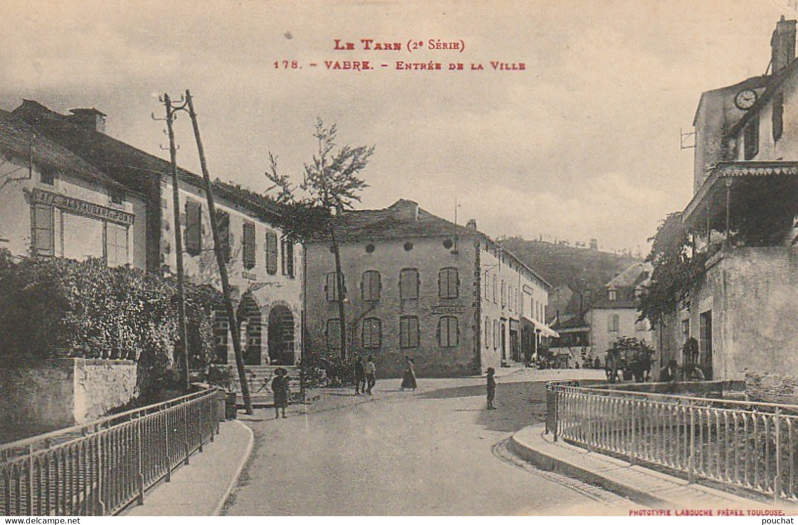 UR 12-(81) VABRE - ENTREE DE LA VILLE - PHARMACIE - CARTE PUBLICITAIRE : TISSUS ETS SALVAIRE , CASTRES - 2 SCANS - Vabre