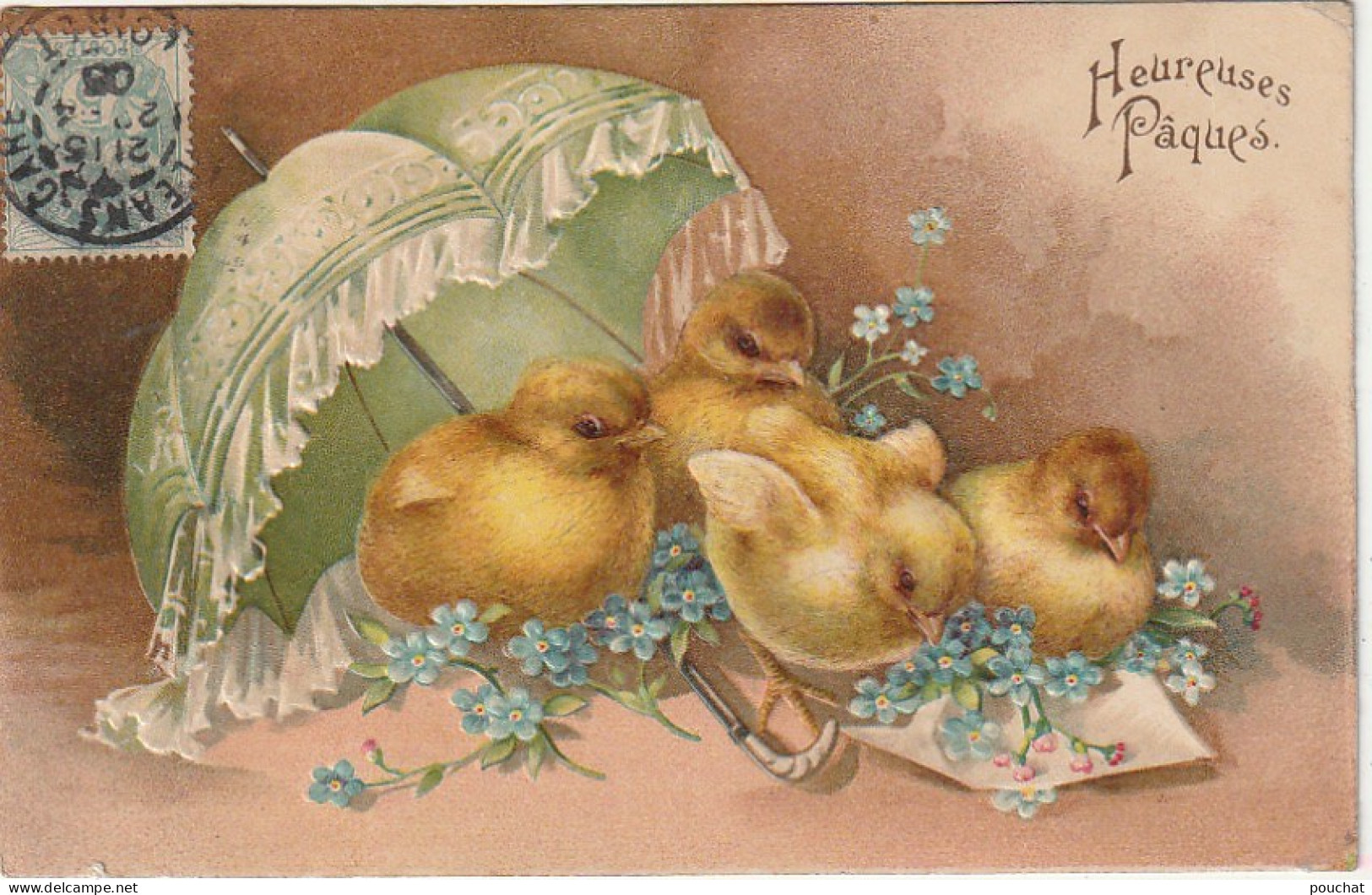 UR 17- " HEUREUSES PAQUES  "-  CARTE GAUFREE AVEC  POUSSINS , OMBRELLE ET FLEURS MYOSOTIS -  - Pasqua