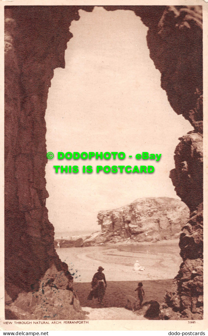 R551019 Perranporth. View Through Natural Arch - Welt