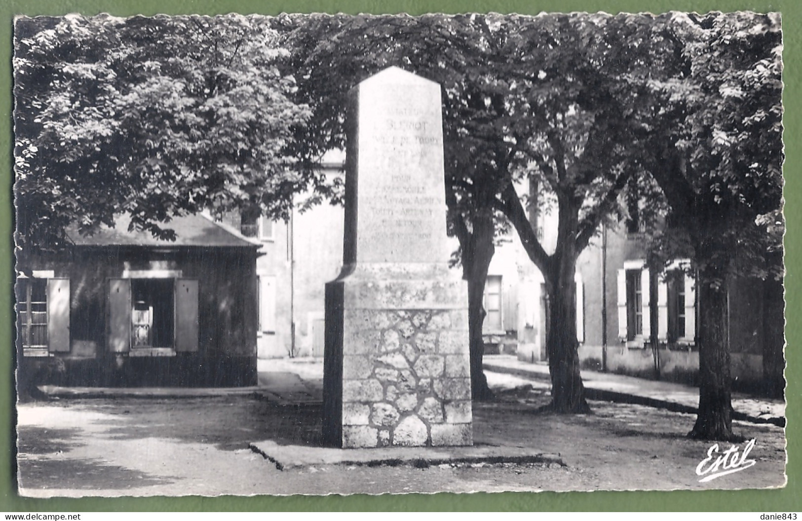 CPSM Format CPA  - EURE ET LOIR - TOURY - MONUMENT 1ER VOYAGE DE BLÉRIOT - Autres & Non Classés