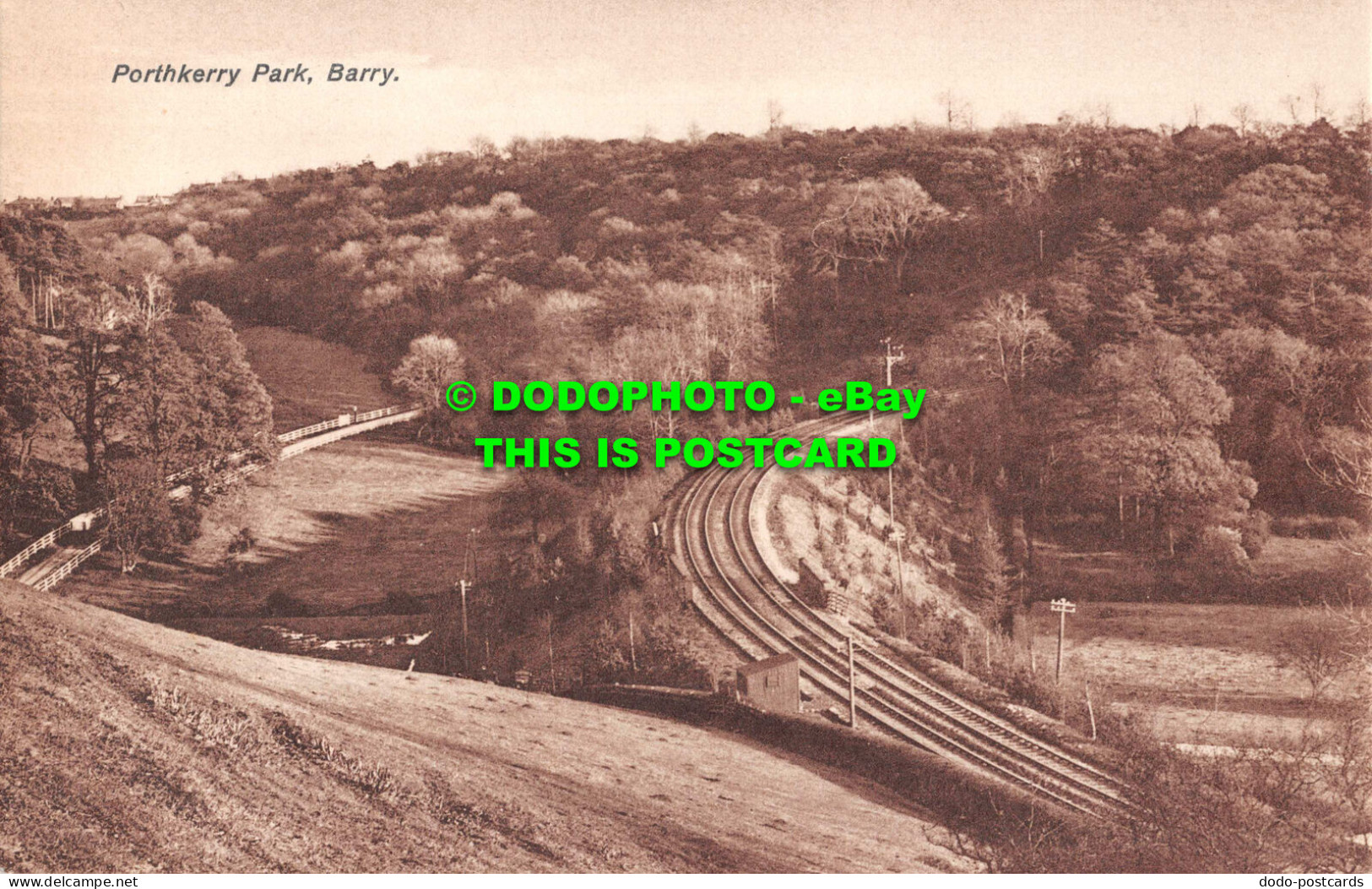 R551318 Barry. Porthkerry Park. Postcard - Welt