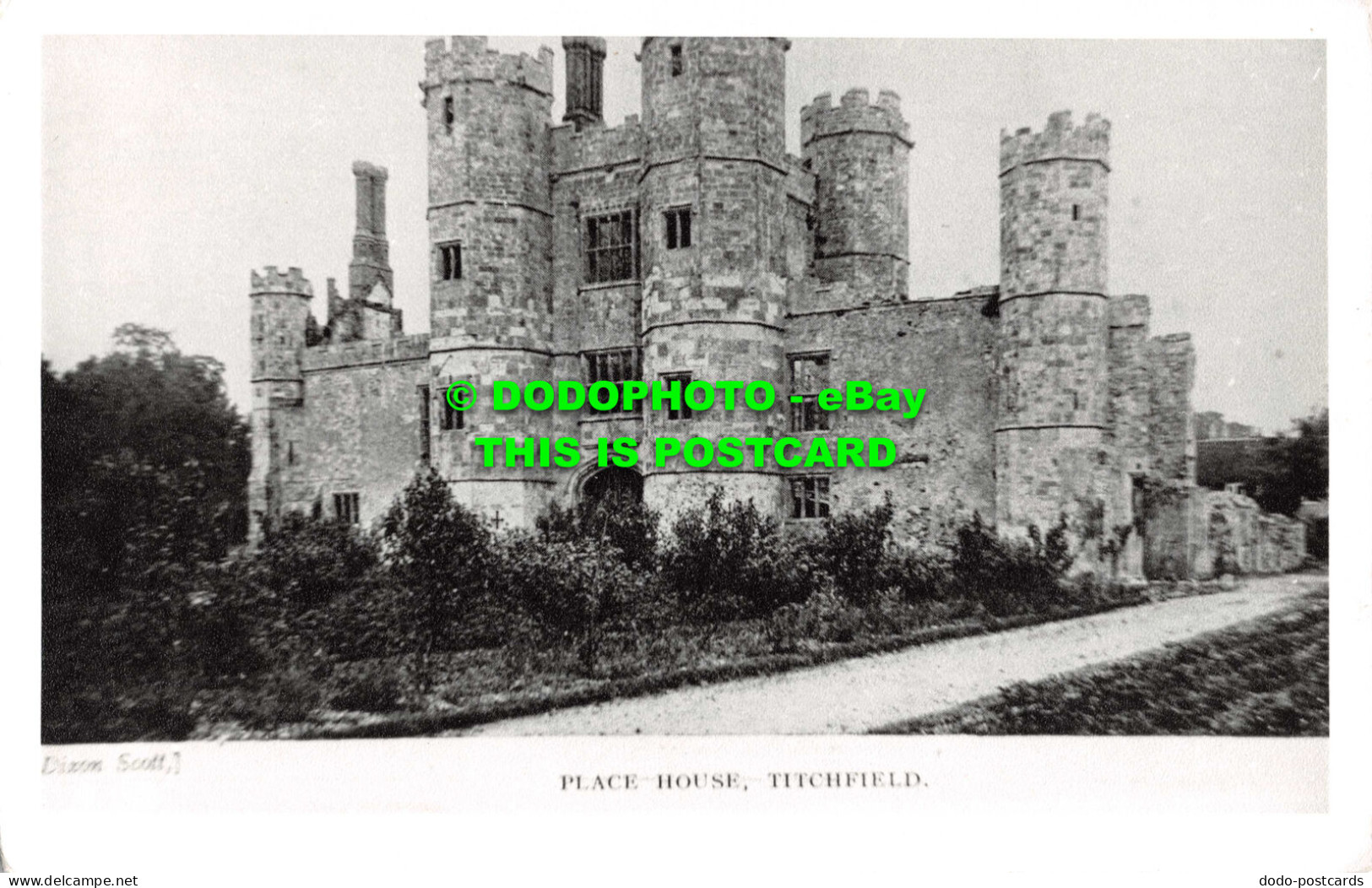 R551411 Titchfield. Place House. Postcard - Welt