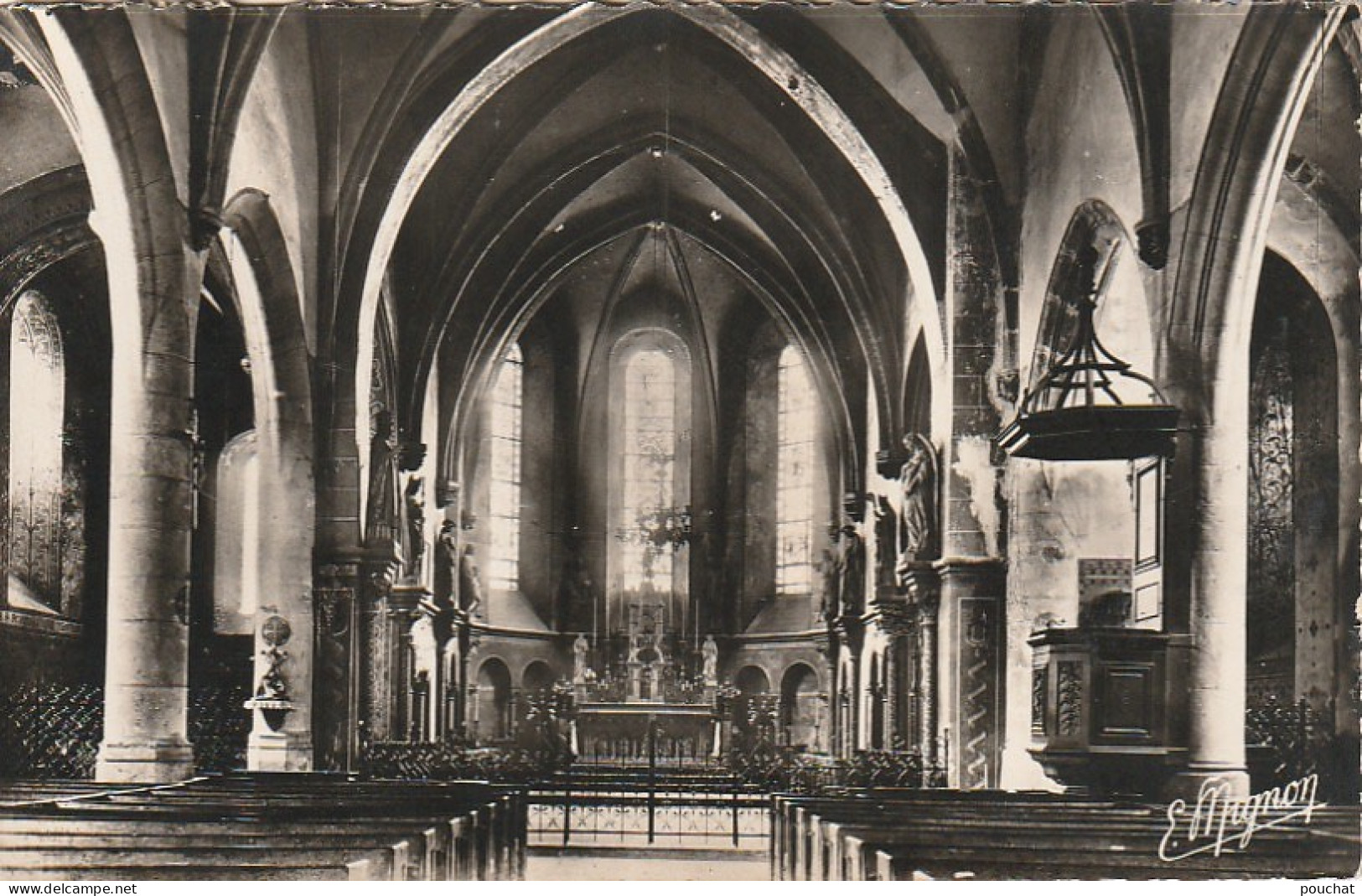 VE 15-(89) VILLENEUVE LA GUYARD - INTERIEUR DE L' EGLISE - AUTEL - 2 SCANS - Villeneuve-la-Guyard