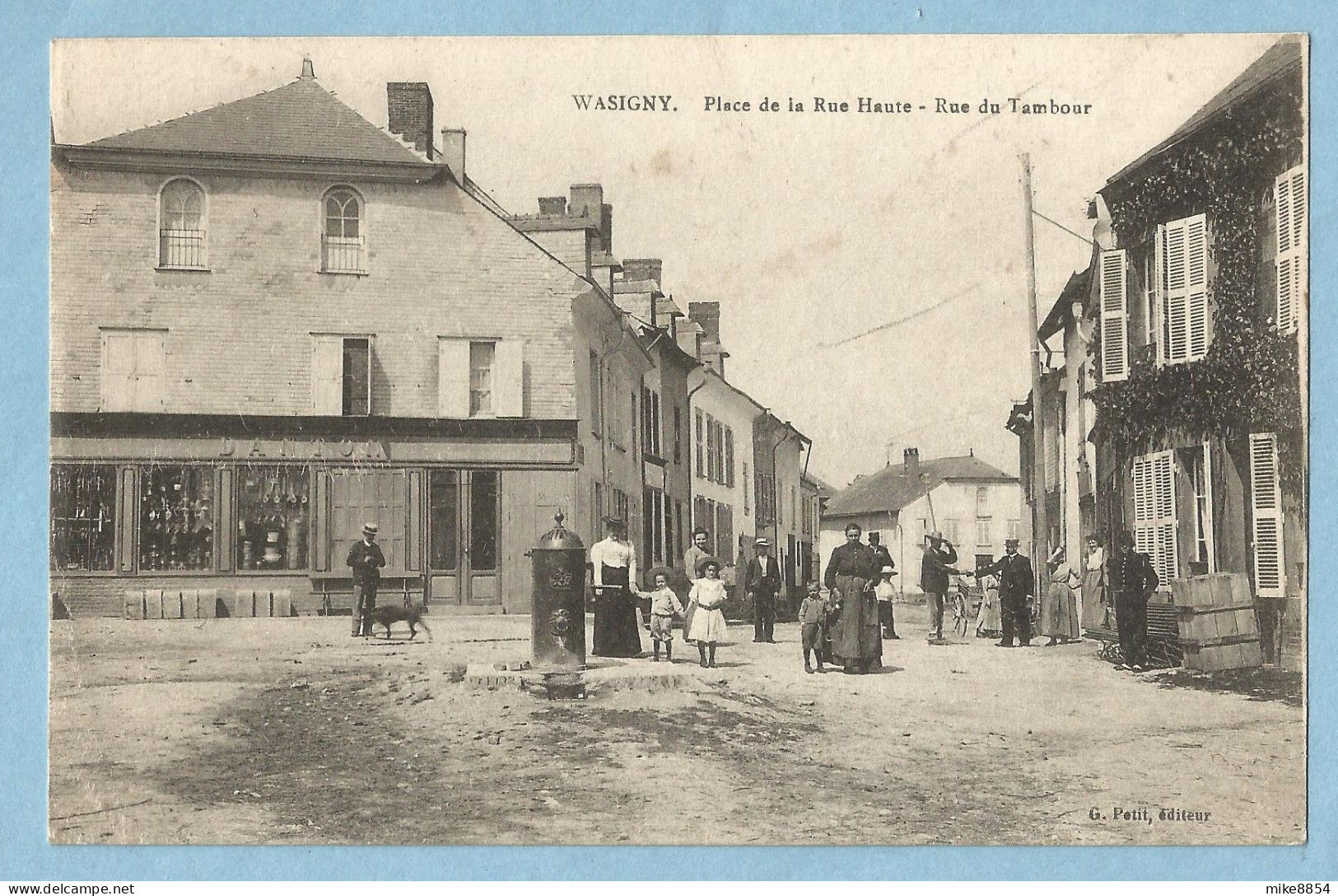 1077  CPA  WASIGNY   (Ardennes)  Place De La Rue Haute - Rue Du Tambour -  Animée  ++++++ - Autres & Non Classés