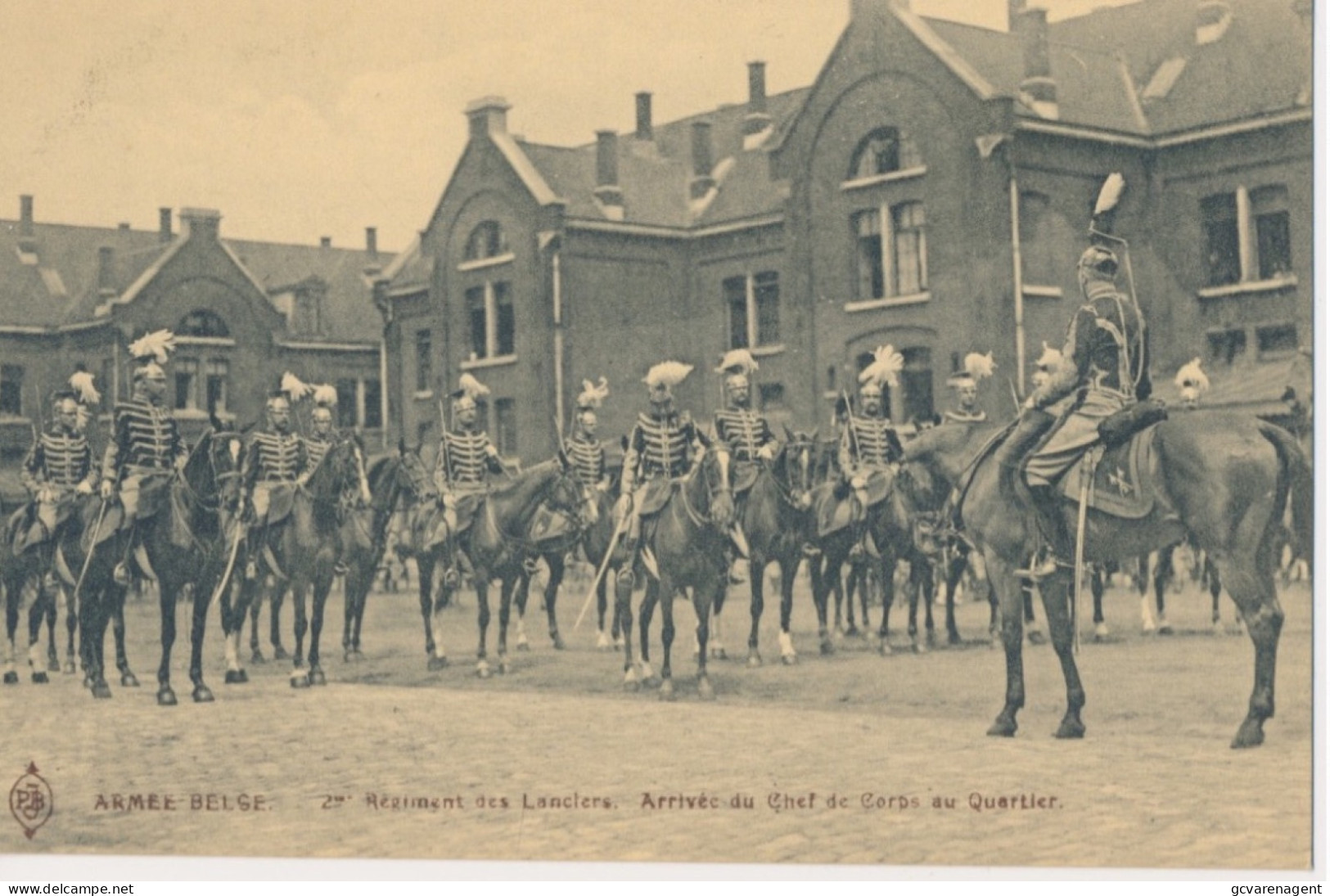 ARMEE BELGE.  2e REGIMENT DES LANCIERS  ARRIVEE DU CHEF DE CORPS AU QUATIER. .      ZIE AFBEELDINGEN - Régiments