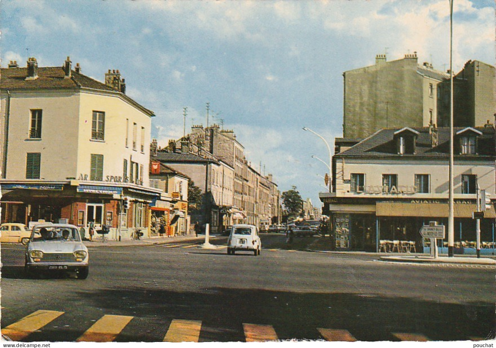 VE 18-(93) LE BOURGET - ROUTE NATIONALE 2 - LE CARREFOUR - CAFE  " L' AVIATIC " - CARTE COULEURS - 2 SCANS - Le Bourget