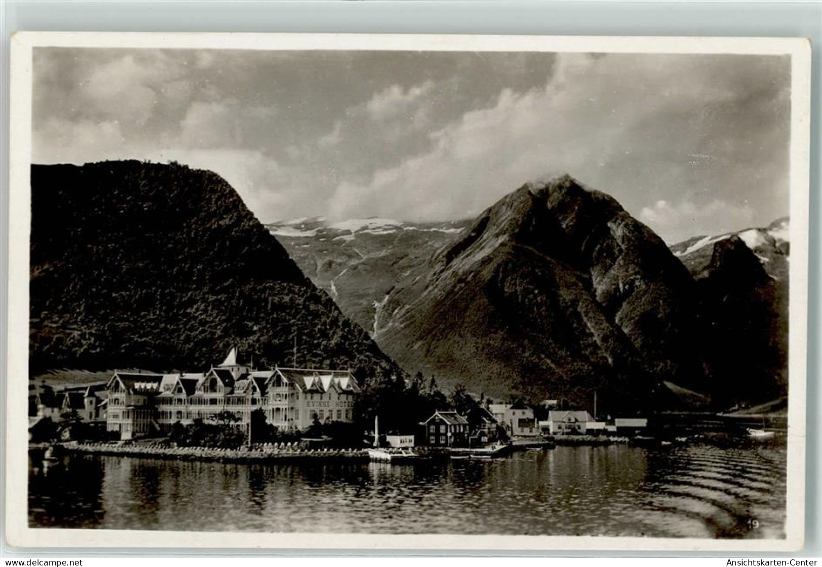 39250606 - Balestrand Balholmen - Norvège