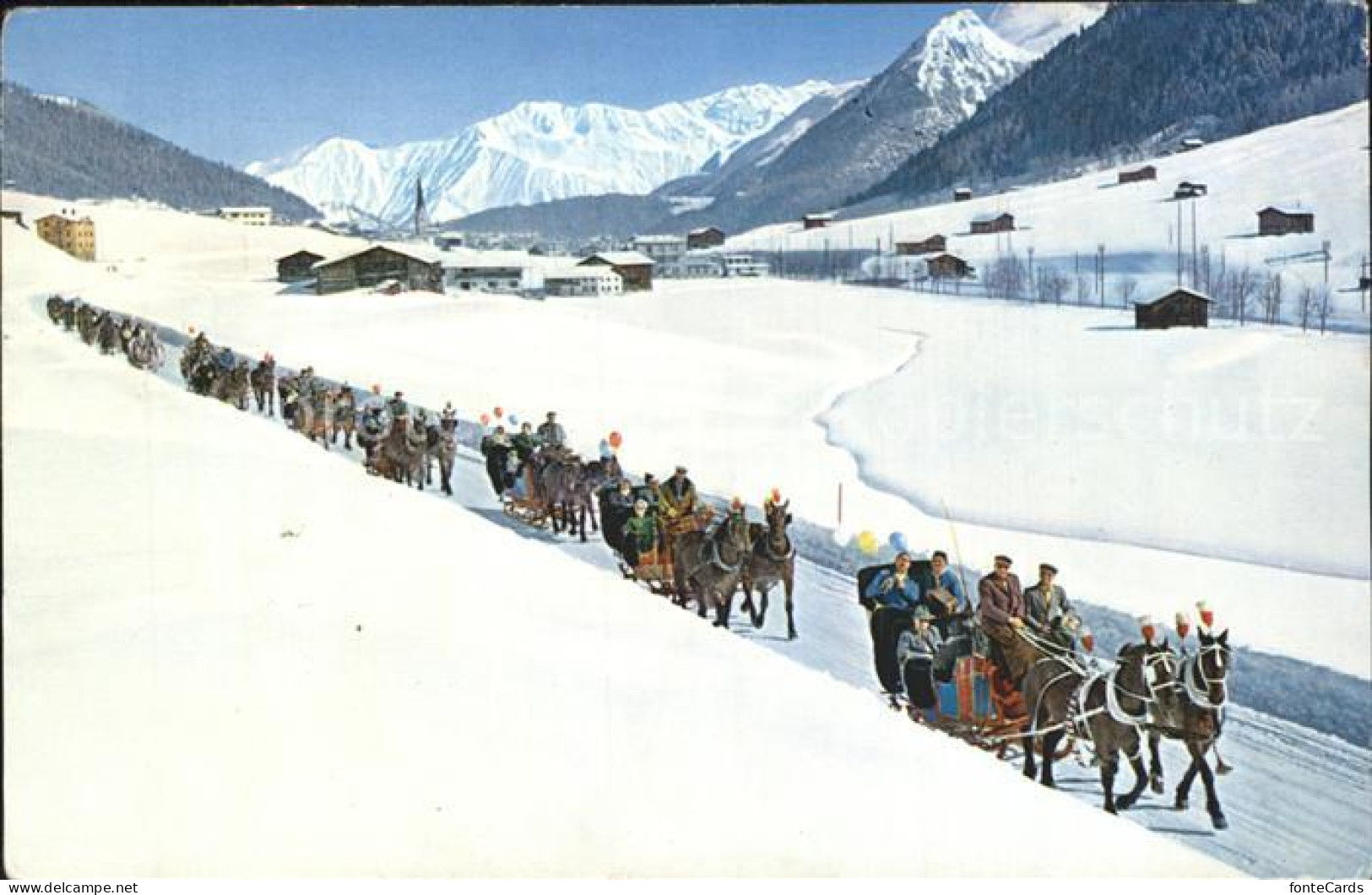 12316371 Davos GR Pferdeschlitten Mit Raetikonkette Und Seehorn Davos Platz - Other & Unclassified