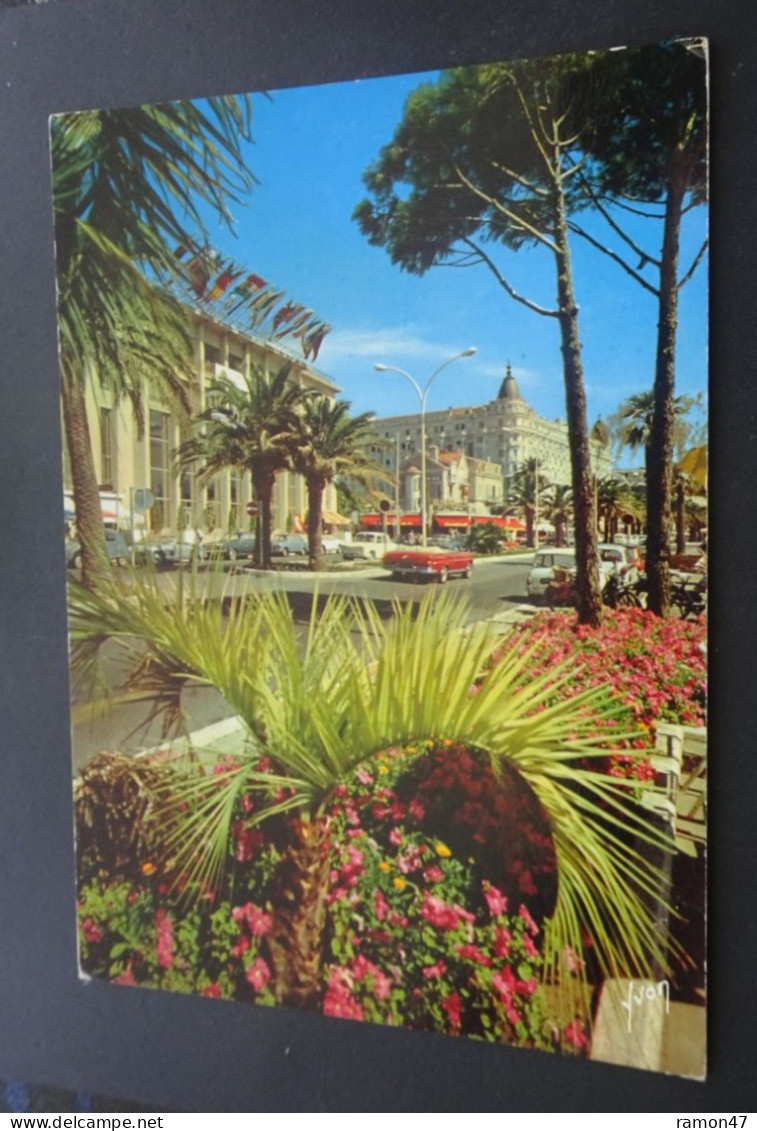 Cannes - La Croisette, Le Palais Du Festival Et Le Carlton - Editions D'art Yvon, Paris - Cannes