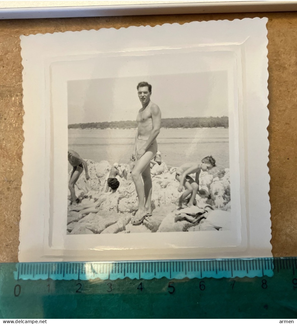 Réal Photo Pin-up Plage  Homme Torse Nu - Pin-ups