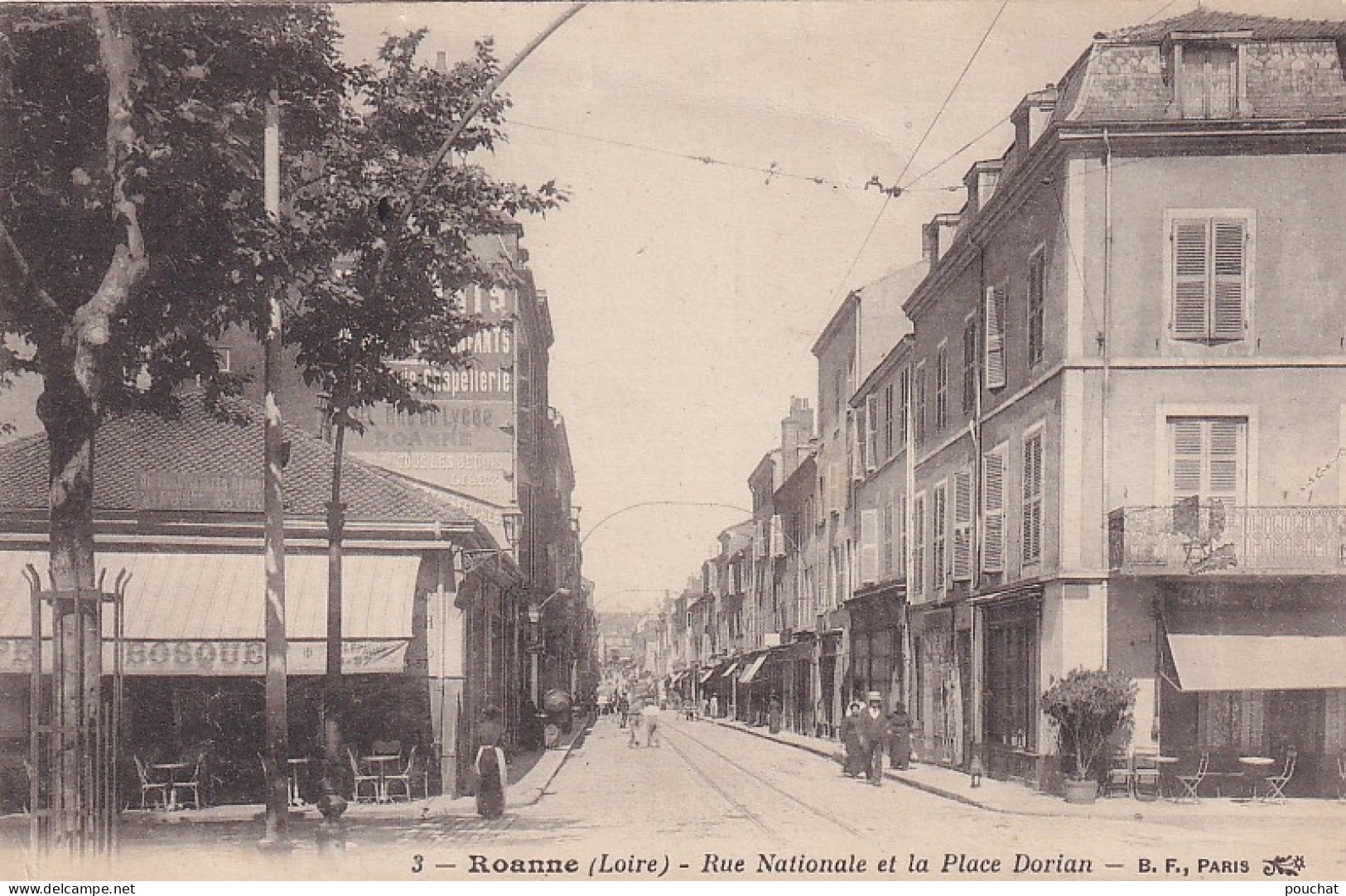 UR Nw38-(42) ROANNE - RUE NATIONALE ET PLACE DORIAN - ANIMATION - COMMERCES - Roanne