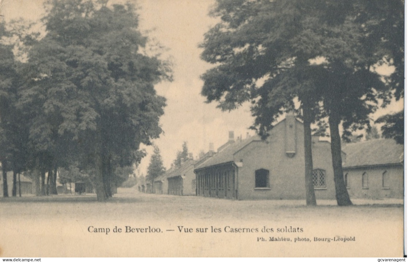 CAMP DE BEVERLOO.  VUE SUR LES CASERNES DES SOLDATS   ZIE AFBEELDINGEN - Leopoldsburg (Kamp Van Beverloo)