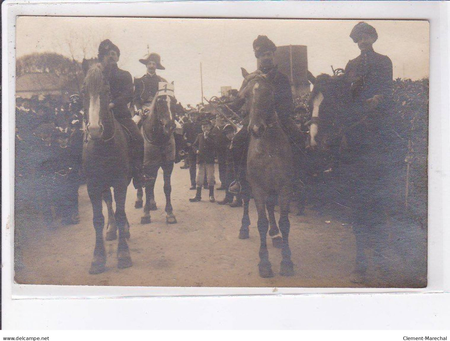 CARHAIX: Fête, Militaire - Très Bon état - Carhaix-Plouguer