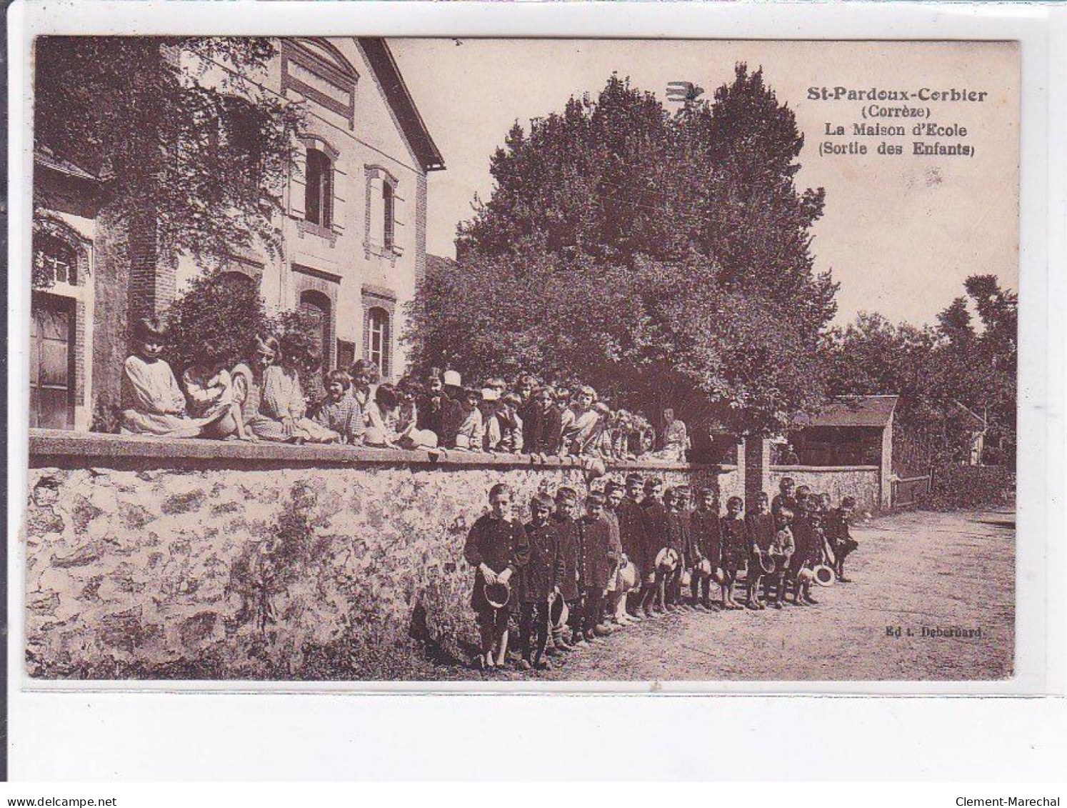 SAINT-PARDOUX-CORBIER: La Maison D'école, Sortie Des Enfants - Très Bon état - Altri & Non Classificati